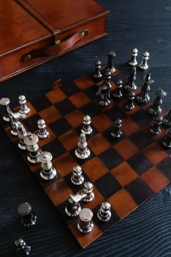 Cristina Oria Juegos De Mesa^Ajedrez De Cuero