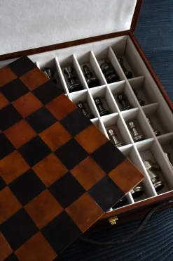 Cristina Oria Juegos De Mesa^Ajedrez De Cuero