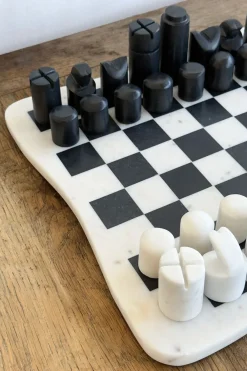 Cristina Oria Juegos De Mesa^Ajedrez De Mármol Con Diseño Irregular Blanco Y Negro
