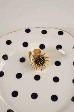 Cristina Oria Joyas Co|Joyas Co^Anillo Dorado Ajustable Con Diseño De Girasol Negro