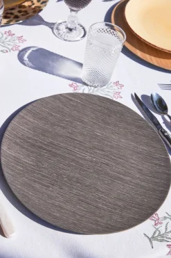 Cristina Oria Platos Y Bajoplatos^Bajoplato Textura Madera