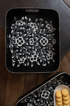 Cristina Oria Bandejas^Bandeja Rectangular Negra Con Flores Blancas Pintadas