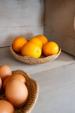 Cristina Oria Bandejas^Bandeja Redonda De Ratán Con Diseño Flor