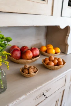 Cristina Oria Bandejas^Bandeja Redonda De Ratán Con Diseño Flor