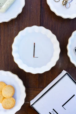 Cristina Oria Menaje Iniciales|Bandejas^Bandejas Con Borde Ondulado Iniciales