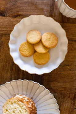 Cristina Oria Menaje Iniciales|Bandejas^Bandejas Con Borde Ondulado Iniciales
