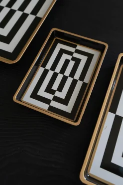 Cristina Oria Bandejas^Bandejas Decorativas Con Diseño Geométrico Blancas Y Negras
