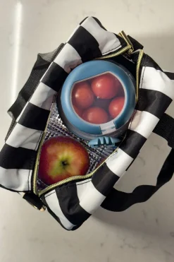 Cristina Oria Bolsos, Bolsas Y Neceseres|Otros Textil^Bolsa Isotérmica Blanca Y Negra Con Mensaje “Delicious Moments”