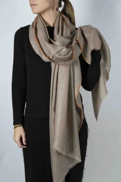 Cristina Oria Bufandas Y Pashminas^Bufanda De Cashmere Tostada Con Bordado Naranja