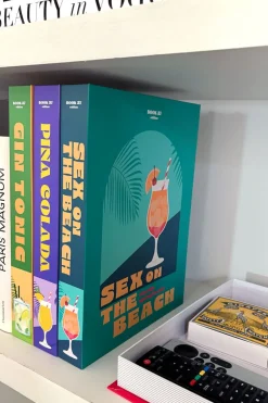 Cristina Oria Piezas Decorativas^Caja Decorativa Con Diseño De Libro De Cócteles