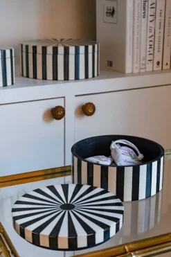 Cristina Oria Piezas Decorativas^Caja Decorativa De Resina Redonda Con Diseño De Rayas Blancas Y Negras Mediana