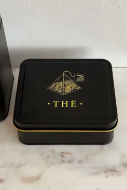 Cristina Oria Almacenaje^Caja Metálica Negra Con Ilustración Dorada Para Té