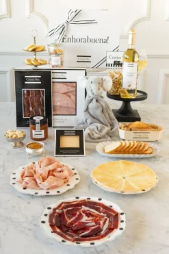 Cristina Oria Cajas Y Bolsas Gourmet|Cajas Y Bolsas Gourmet^Caja Recién Mamá Gourmet & Doudou Elefante CO