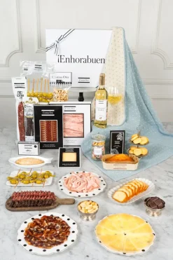 Cristina Oria Cajas Y Bolsas Gourmet|Cajas Y Bolsas Gourmet^Caja Recién Mamá Homenaje Gastro & Manta CO