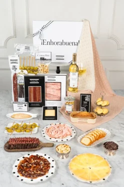 Cristina Oria Cajas Y Bolsas Gourmet|Cajas Y Bolsas Gourmet^Caja Recién Mamá Homenaje Gastro & Manta CO