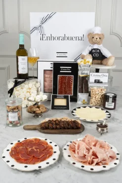 Cristina Oria Cajas Y Bolsas Gourmet|Cajas Y Bolsas Gourmet^Caja Recién Mamá La Favorita Co & Oso Chef