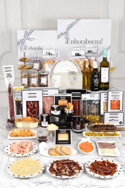 Cristina Oria Cajas Y Bolsas Gourmet|Cajas Y Bolsas Gourmet^Caja Recién Mamá Súper Padres & Vajilla Infantil Co