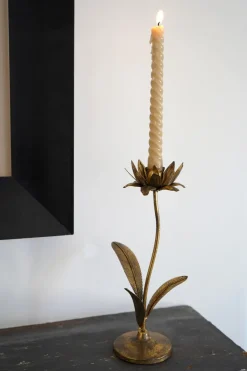 Cristina Oria Candelabros Y Portavelas^Candelabro De Metal Dorado Con Diseño De Flor Mediano