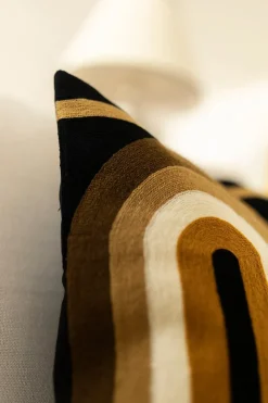 Cristina Oria Cojines^Cojín Retro Mostaza De Algodón Bordado Cuadrado