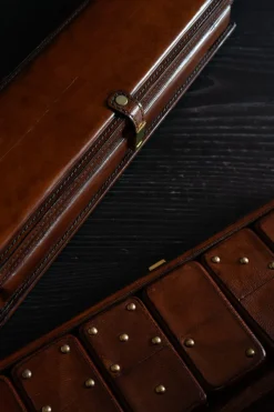 Cristina Oria Juegos De Mesa^Dominó De Cuero