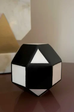 Cristina Oria Piezas Decorativas^Esfera Decorativa De Resina Blanca Y Negra