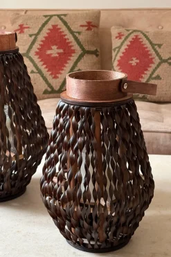 Cristina Oria Piezas Decorativas|Candelabros Y Portavelas^Farolillo Con Diseño Trenzado De Cuero