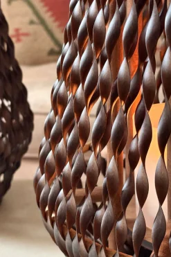 Cristina Oria Piezas Decorativas|Candelabros Y Portavelas^Farolillo Con Diseño Trenzado De Cuero