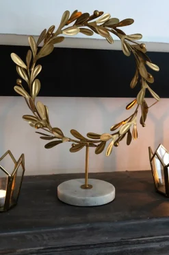 Cristina Oria Piezas Decorativas^Figura Con Diseño De Acebo Dorado Y Base De Mármol