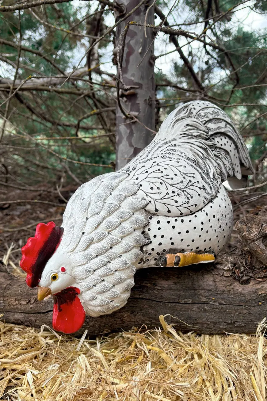 Cristina Oria Piezas Decorativas^Figura Decorativa Gallina Comiendo