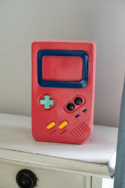 Cristina Oria Minichef^Hucha De Resina Con Diseño De Game Boy