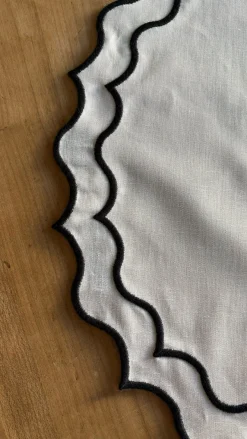 Cristina Oria Manteles Individuales^Individual Redondo Impermeable Con Diseño De Blonda Blanco Y Negro