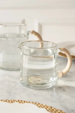 Cristina Oria Jarras Y Botellas^Jarra De Cristal Con Asa De Mimbre