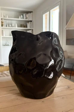 Cristina Oria Jarrones, Floreros Y Maceteros^Jarrón De Cerámica Con Diseño Irregular Negro Brillante