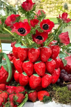 Cristina Oria Jarrones, Floreros Y Maceteros^Jarrón Diseño Fresas En Relieve
