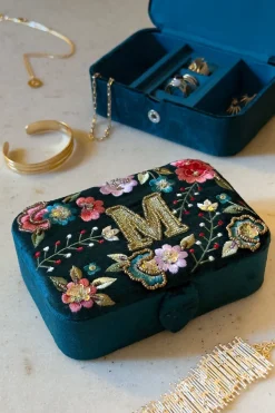 Cristina Oria Joyeros, Carteras Y Fundas^Joyeros De Terciopelo Con Iniciales Y Flores Bordadas