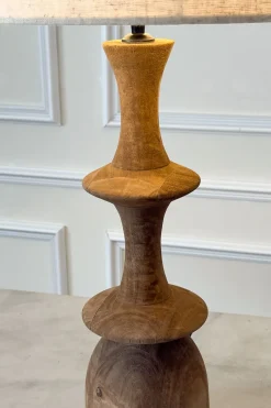 Cristina Oria Lámparas^Lámpara De Mesa De Madera Con Pantalla De Lino