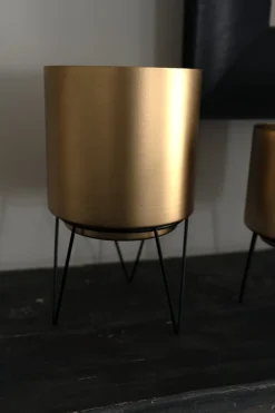 Cristina Oria Jarrones, Floreros Y Maceteros^Maceta Dorada De Metal Con Pie