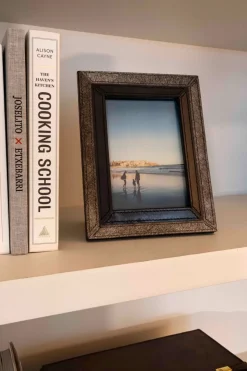 Cristina Oria Marcos De Fotos^Marco De Fotos De Cuero Y Pelo