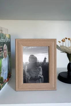 Cristina Oria Marcos De Fotos^Marco De Fotos De Madera Con Detalle En Su Borde