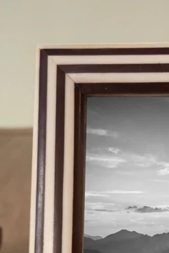 Cristina Oria Marcos De Fotos^Marco De Fotos De Resina Con Diseño De Rayas Blancas Y Marrones