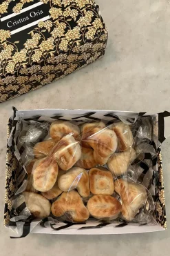 Cristina Oria Dulces Cristina Oria^Mazapanes En Caja De Flores Co