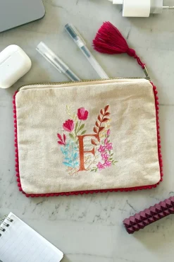 Cristina Oria Joyeros, Carteras Y Fundas|Bolsos, Bolsas Y Neceseres^Neceser Con Inicial F Y Flores Bordadas