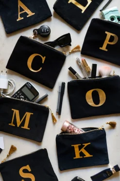 Cristina Oria Joyeros, Carteras Y Fundas|Bolsos, Bolsas Y Neceseres^Neceseres De Terciopelo Negro Con Iniciales Doradas