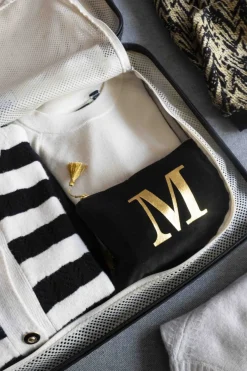 Cristina Oria Joyeros, Carteras Y Fundas|Bolsos, Bolsas Y Neceseres^Neceseres De Terciopelo Negro Con Iniciales Doradas