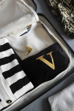 Cristina Oria Joyeros, Carteras Y Fundas|Bolsos, Bolsas Y Neceseres^Neceseres De Terciopelo Negro Con Iniciales Doradas