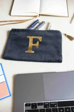 Cristina Oria Joyeros, Carteras Y Fundas|Bolsos, Bolsas Y Neceseres^Neceseres De Terciopelo Negro Con Iniciales Doradas