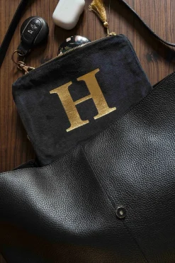 Cristina Oria Joyeros, Carteras Y Fundas|Bolsos, Bolsas Y Neceseres^Neceseres De Terciopelo Negro Con Iniciales Doradas