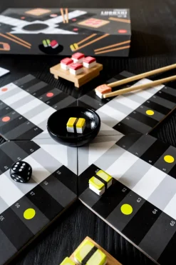 Cristina Oria Juegos De Mesa^Parchís De Madera Inspirado En Sushi