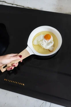 Cristina Oria Sartenes, Ollas Y Cacerolas^Sartén Blanca Con Mango De Madera Pequeña