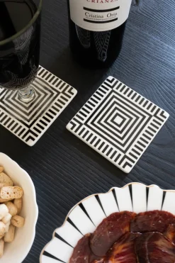 Cristina Oria Posavasos Y Servilleteros^Set 4 Posavasos Con Diseño Blanco Y Negro